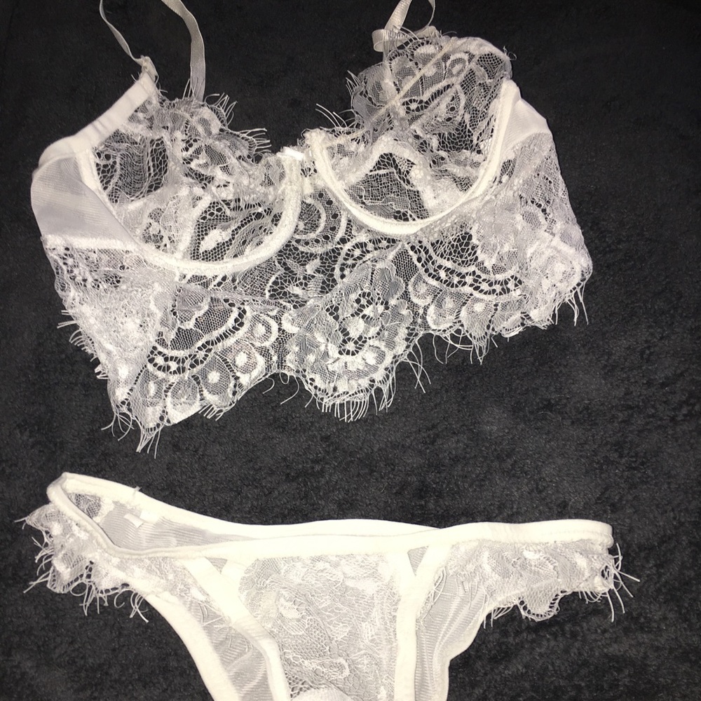White lace lingerie set